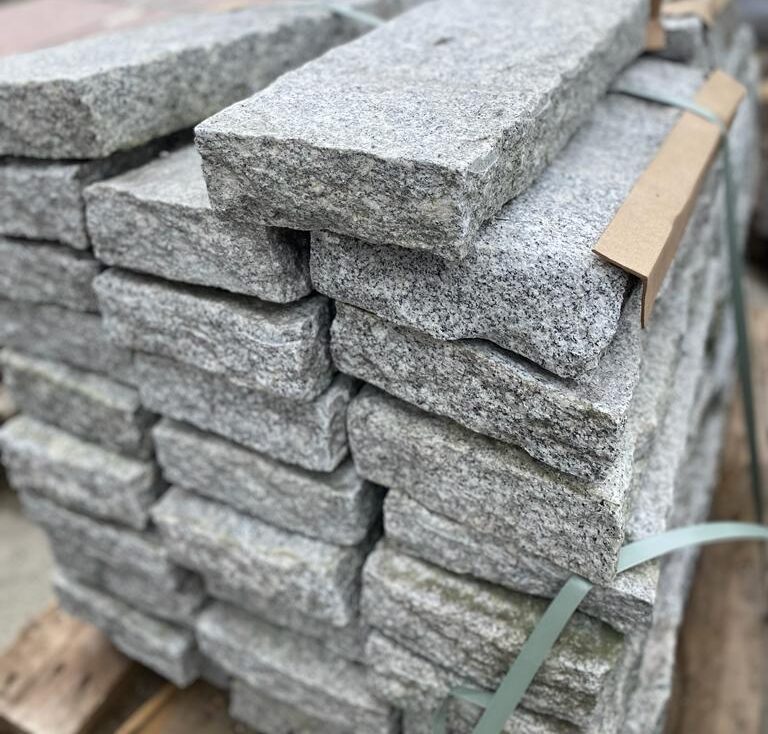 krawężnik granitowy surowo łupany obijany 6x20x100cm